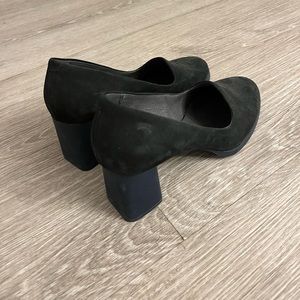 Super comfortable heigh heels. Very good conditions